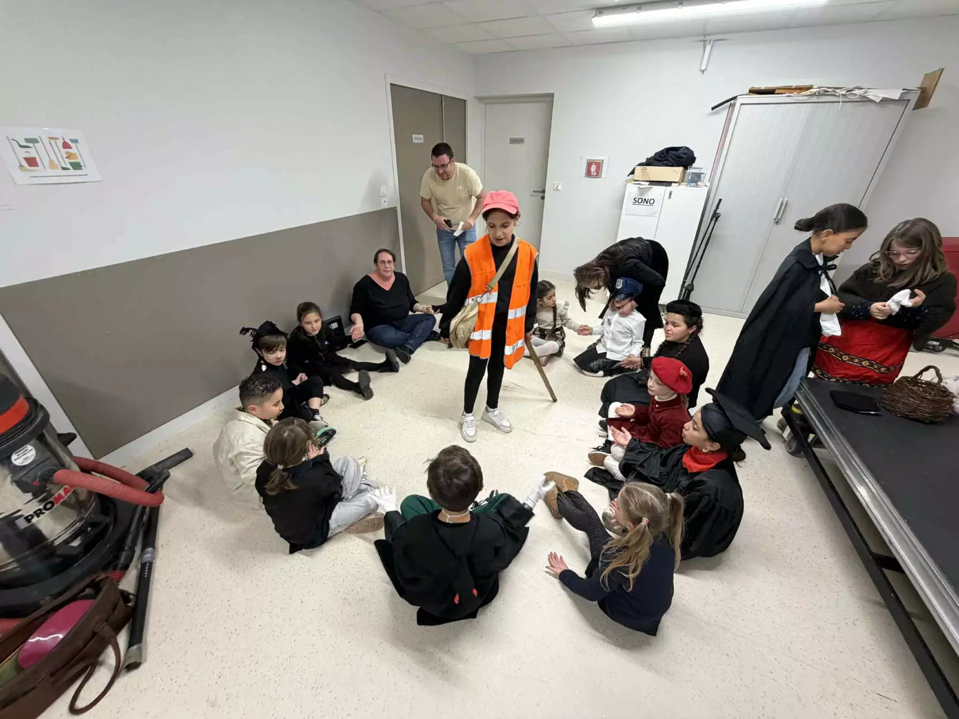 Centre de Vals Prés le Puy - Périscolaire - Galerie Découverte du théâtre