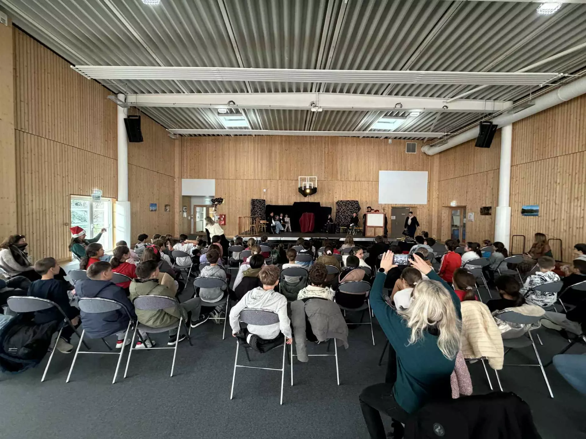 Centre de Vals Prés le Puy - Périscolaire - Galerie Découverte du théâtre