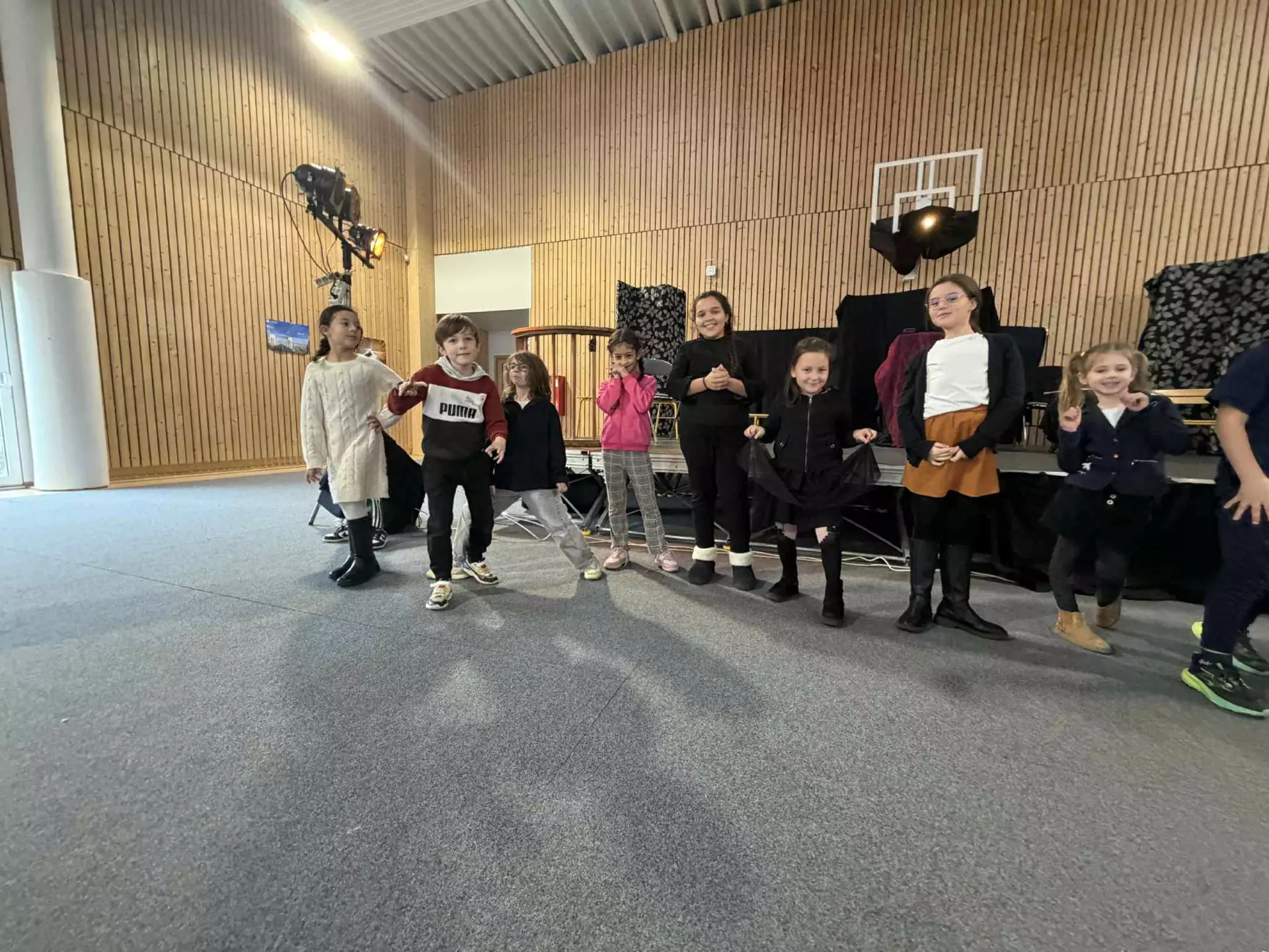 Centre de Vals Prés le Puy - Périscolaire - Galerie Découverte du théâtre
