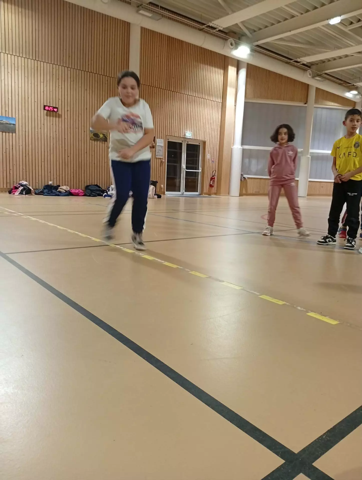Centre de Vals Prés le Puy - Périscolaire - Galerie Break dance