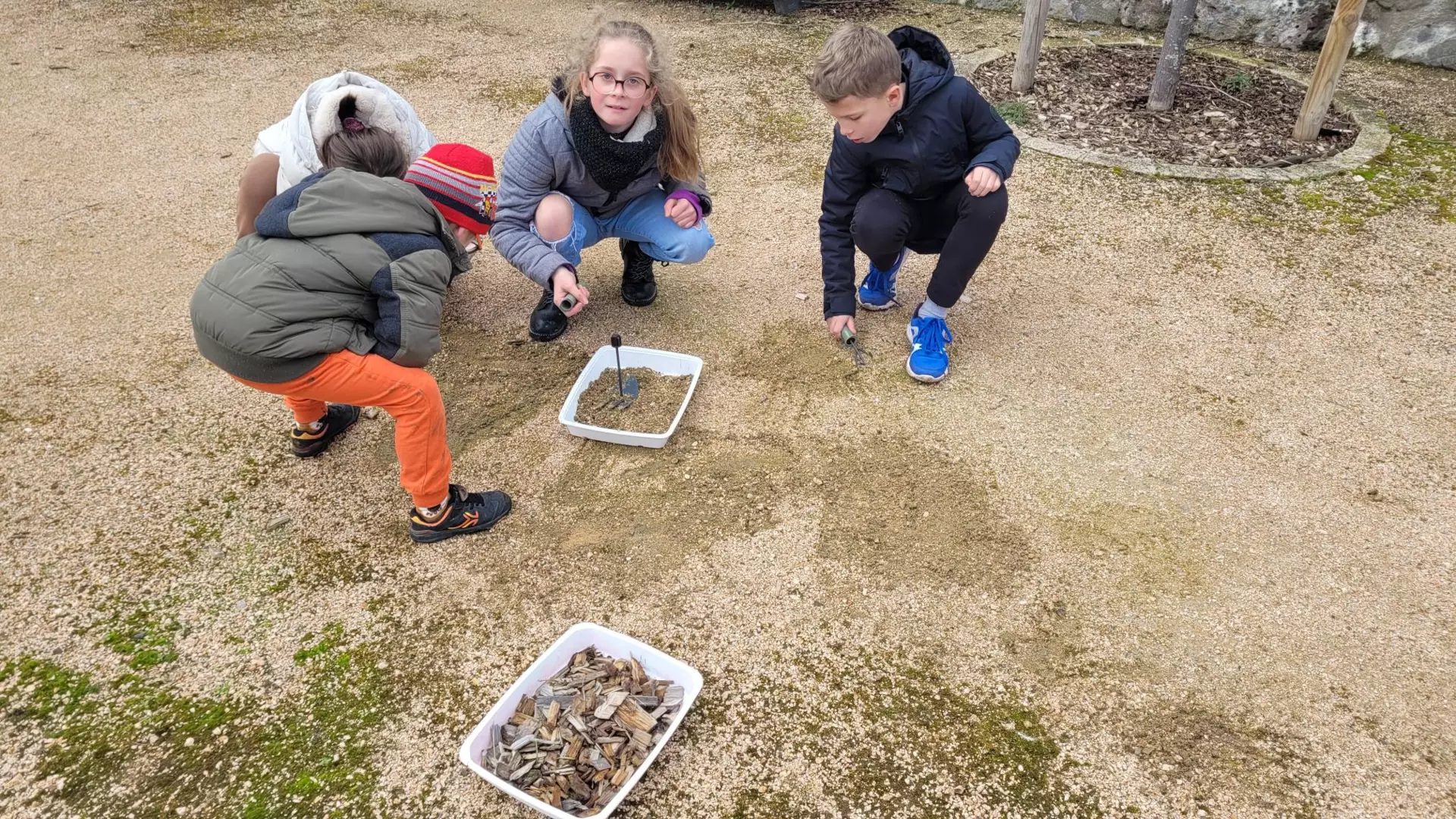 Centre de Bains & Solignac - Mercredis - Galerie Les vers de terres